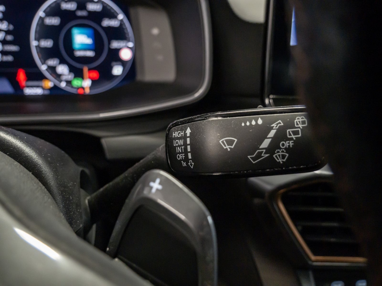 Leon Sportstourer e-HYBRID TSI DSG+ALU 18+RÜCKFAHRKAMERA+DCC+NAVI+LED+STAUASSITENT+FULL LI